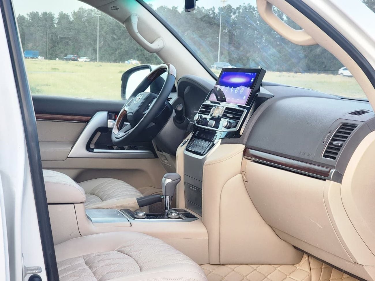 Toyota Land Cruiser GXR+ 4.6L GXR V8 MODEL 2018 UPGRARE 2024