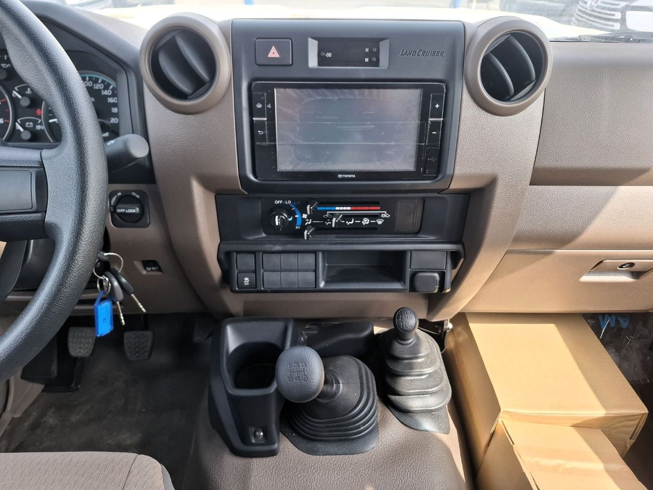 Toyota Land Cruiser Pick Up Double Cabin 4.5L LC79 DC 4.5L 2024 MT Silver