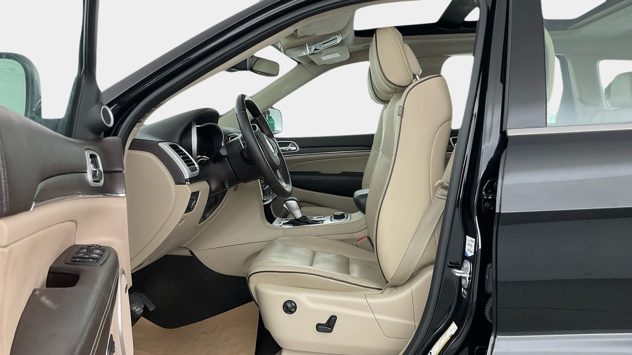 جيب جراند شيروكي Summit | upto AED 20,000 Ramadan Discount | شامل الضمان | 0 ﺪﻔﻋﺓ ﺃﻮﻟﻯ