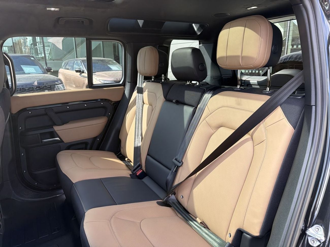 لاند روفر ديفندر 110 P525 V8 Brand New * Export Offer *