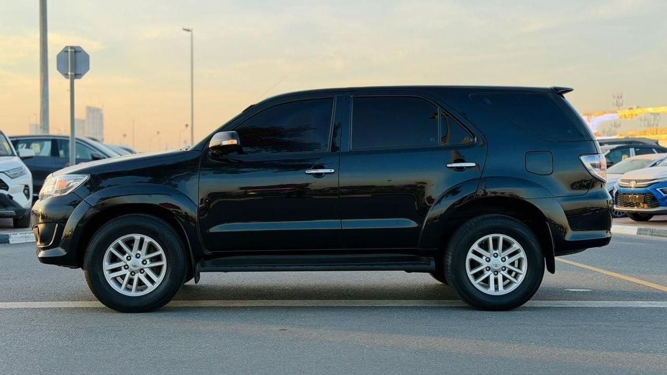 Toyota Fortuner LEATHER SEATS | PARKING SENSORS | 2.7L PETROL | LHD | AUTO