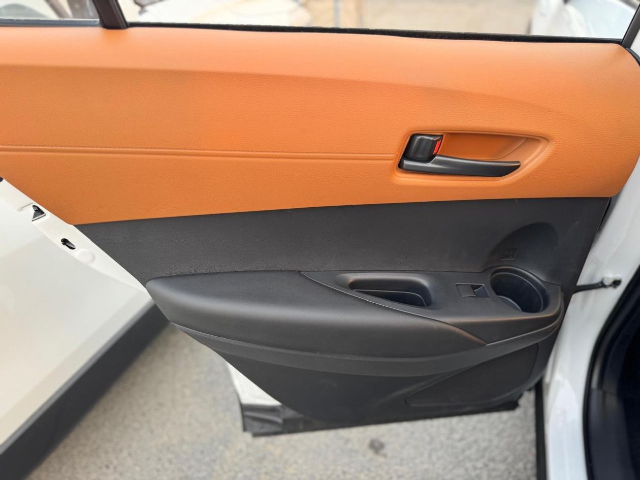 Toyota Corolla Cross TOYOTA CROSS WITH RARE CAMERA ,POWER TAILGATE , 2.0  HYBRID MY 2025