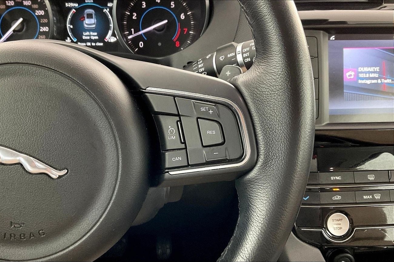Jaguar F-PACE Pure