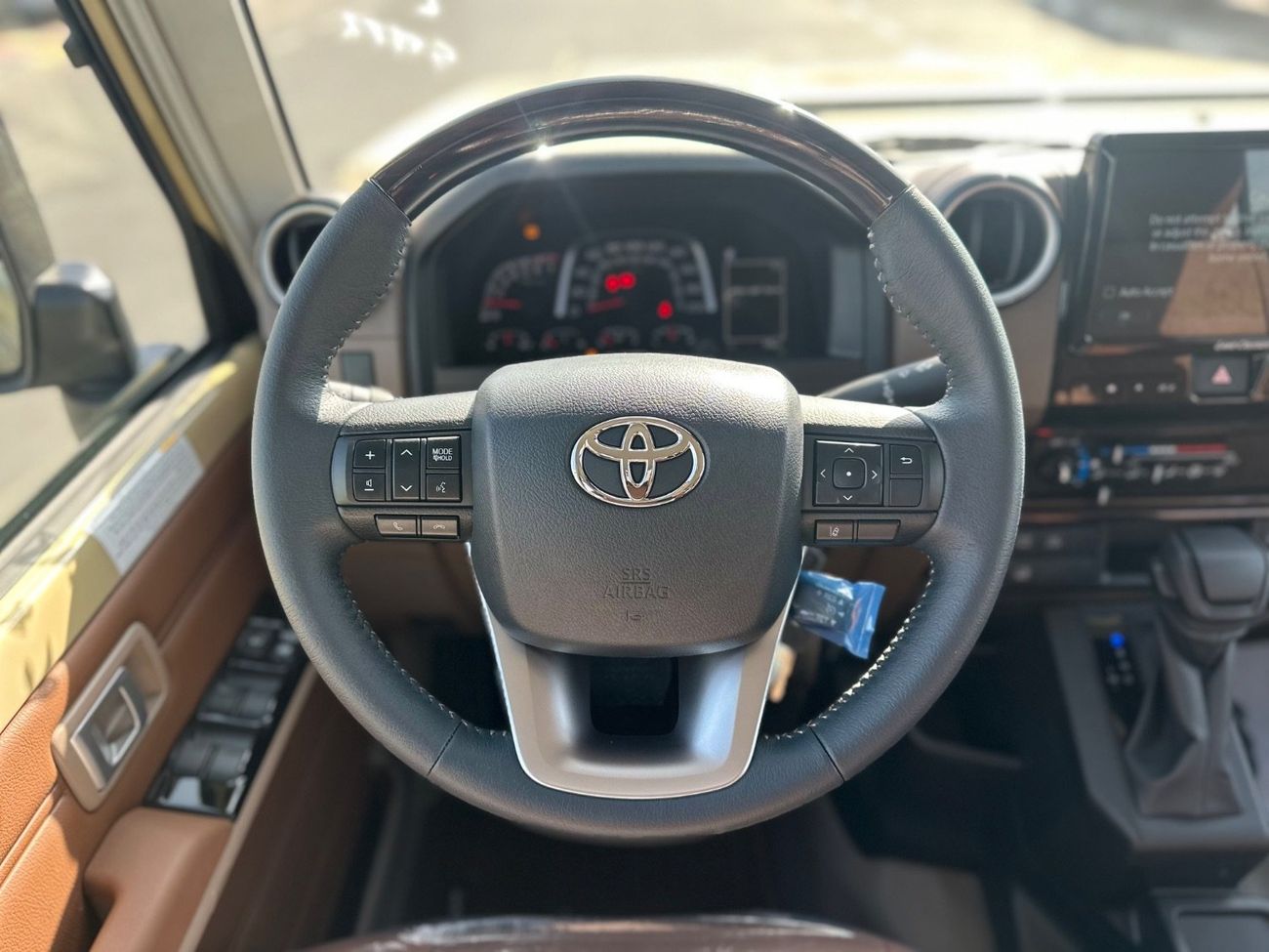 تويوتا لاند كروزر بيك آب