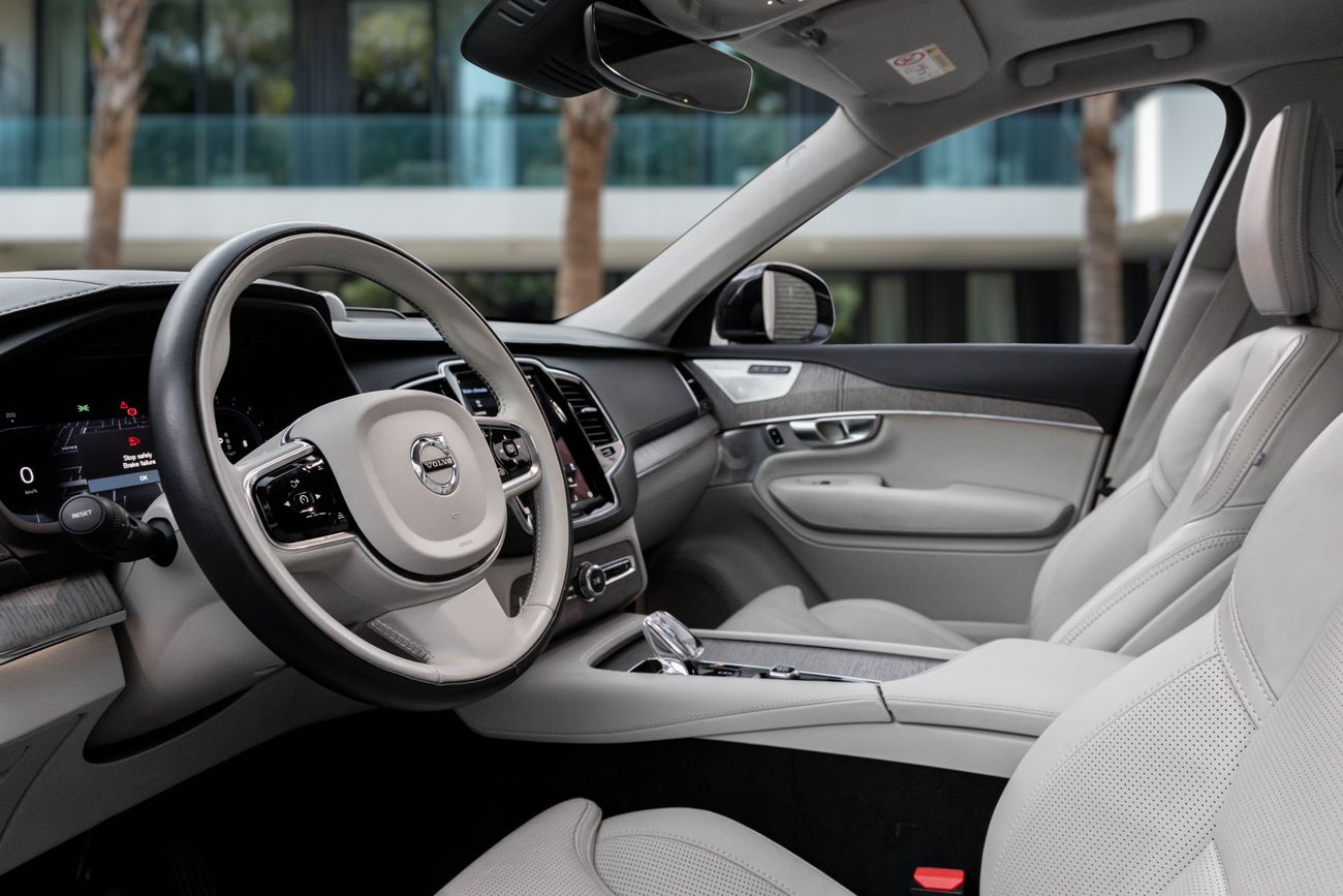 فولفو XC 90 XC90 R-Design | 3,525 P.M | 0% Downpayment | AL FUTTAIM WARRANTY