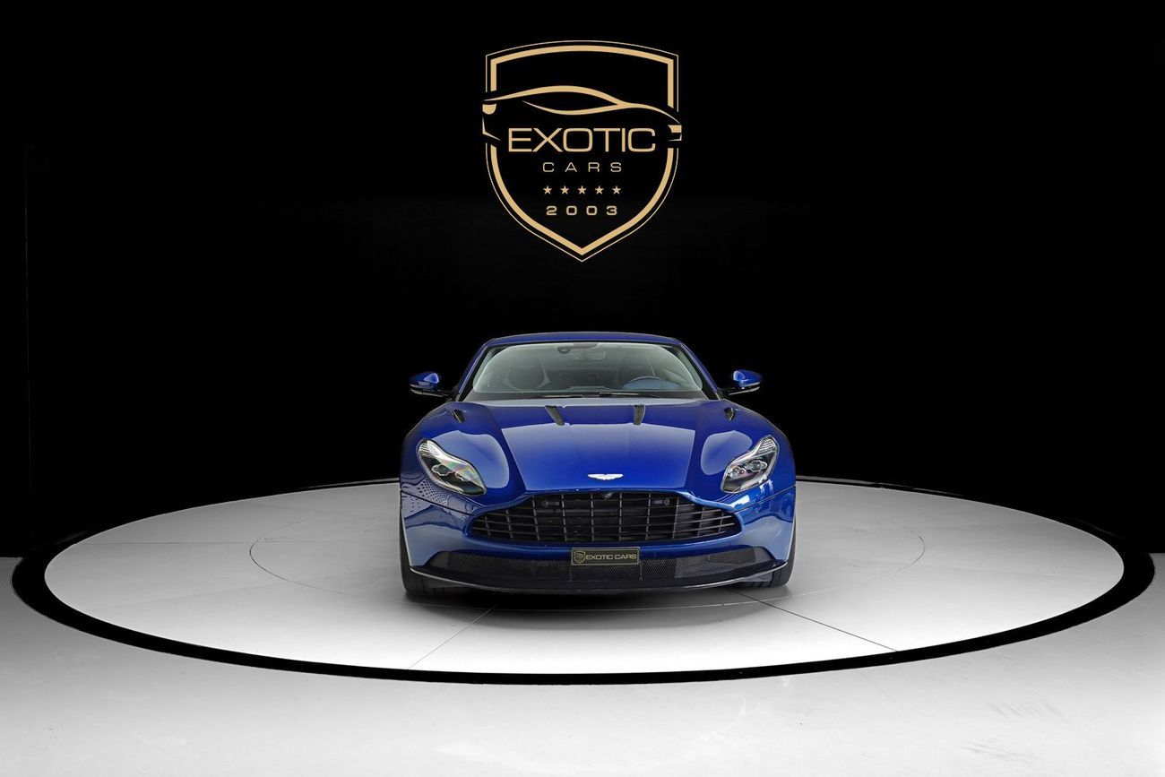 أستون مارتن DB11 Std 5.2L