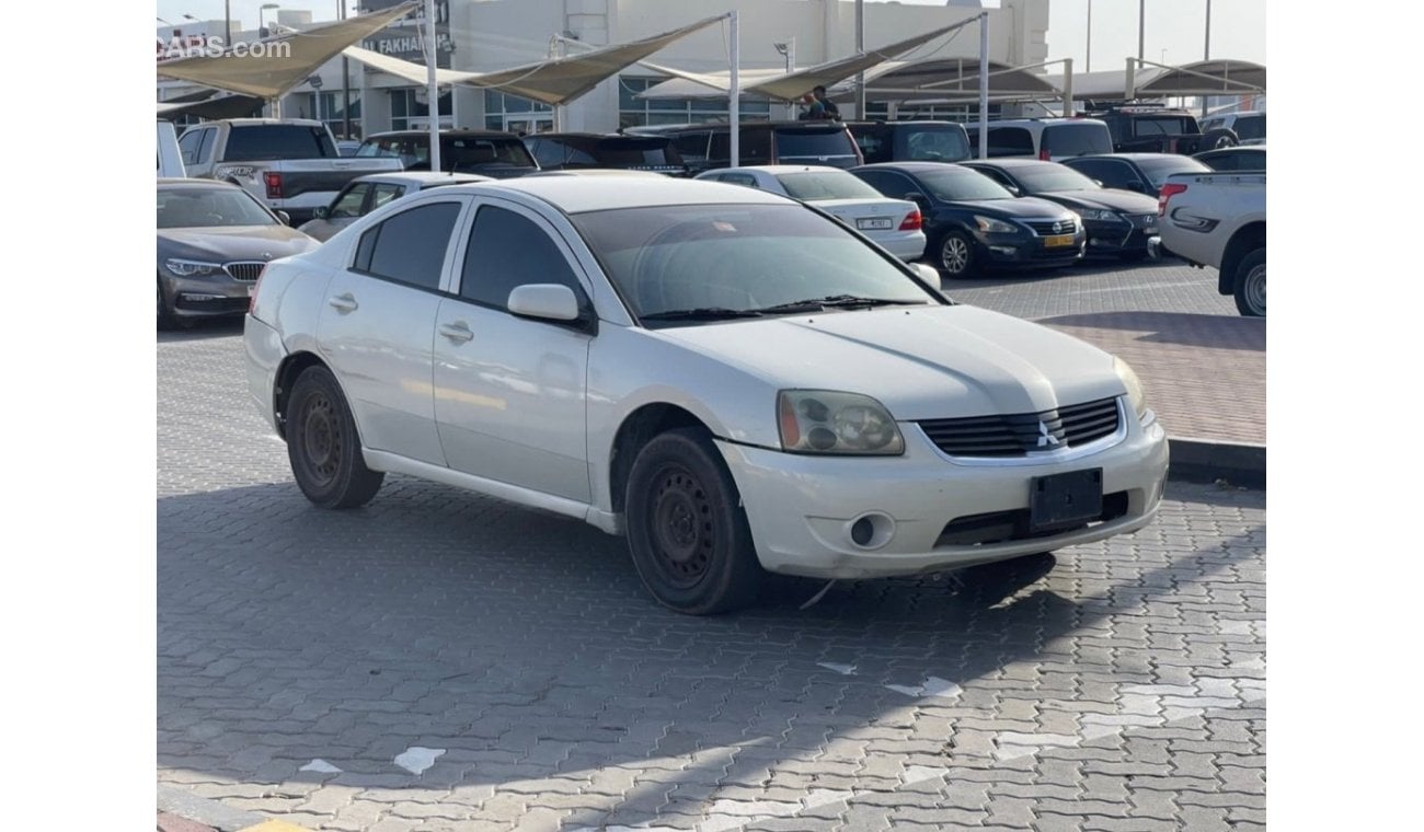 Mitsubishi Galant Model 2008 Gulf 4 cylinders meter per kilometer 267000