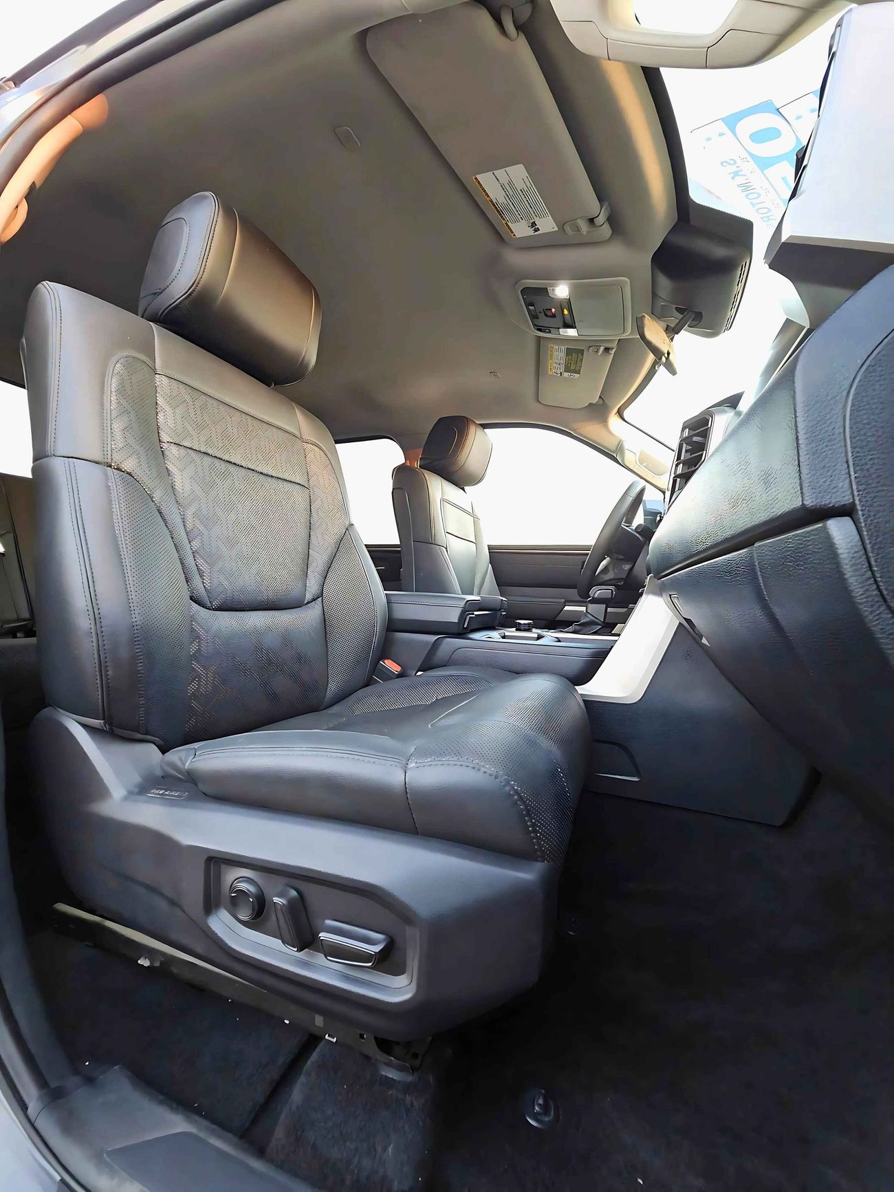 تويوتا تاندرا CREWMAX TRD SR5/ 4WD/ LOW MILEAGE/ ORG AIRBAG/ 2322 MONTHLY/ LOT# 9666