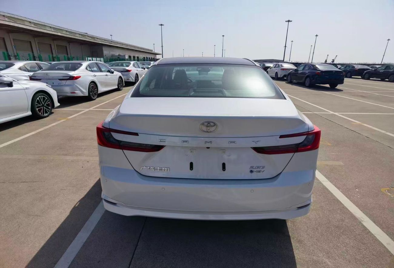 تويوتا كامري 2.5L Premium Version