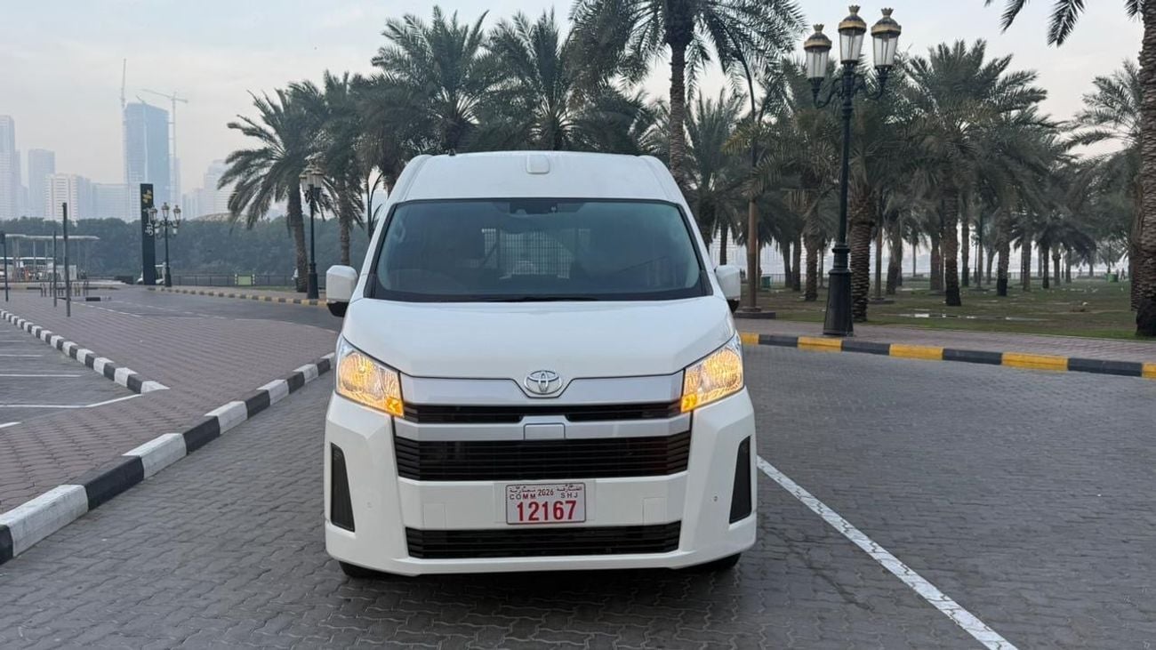 تويوتا هاياس High Roof Super Long Wheelbase 2.8 Diesel Right Hand Drive
