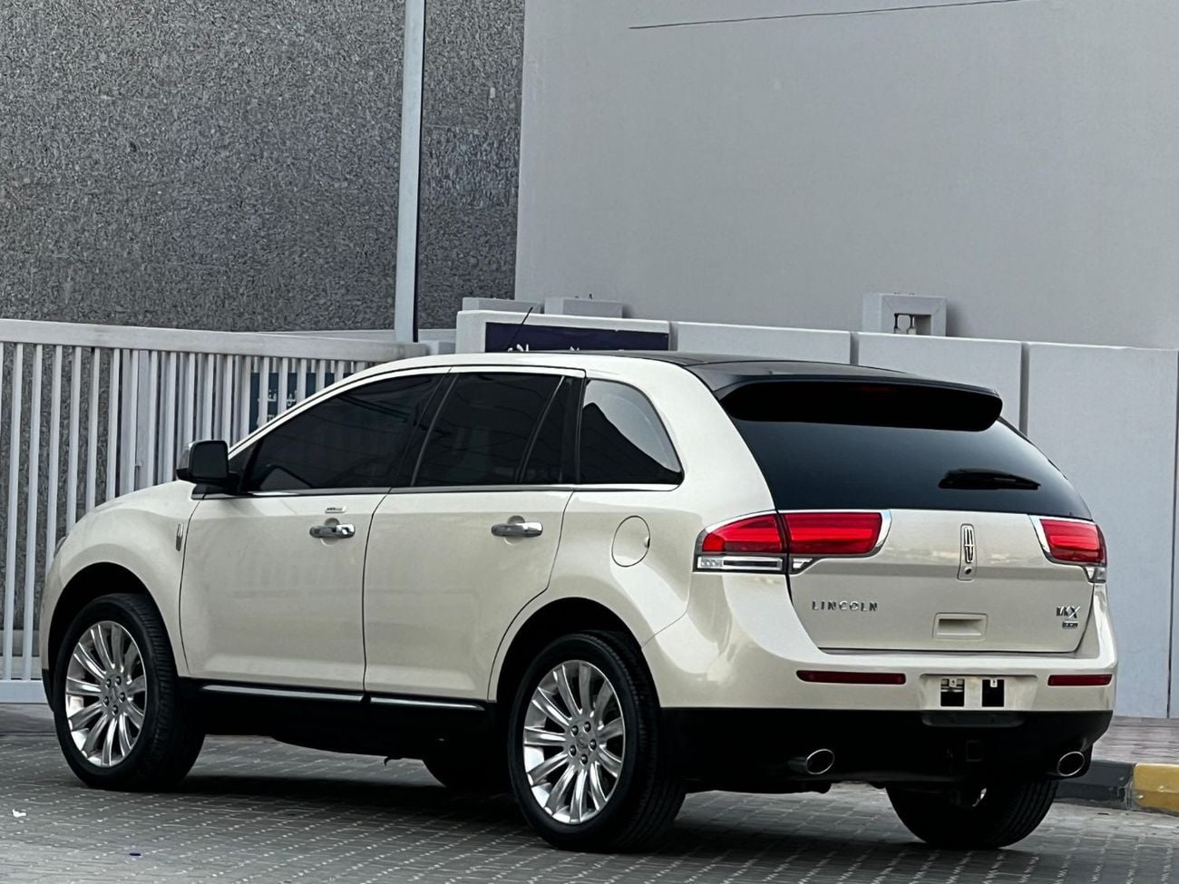 Lincoln MKX Luxury LINCOLN MKX 2015 GCC PERFECT CONDITION // FULL OPITION