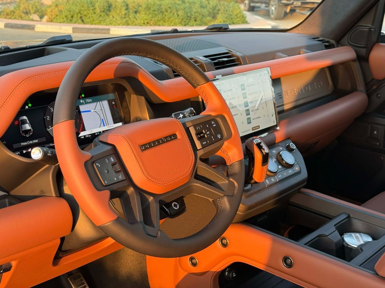 Land Rover Defender 110 P635 OCTA V8 **2025**GCC SPEC UNDER WARRANTY