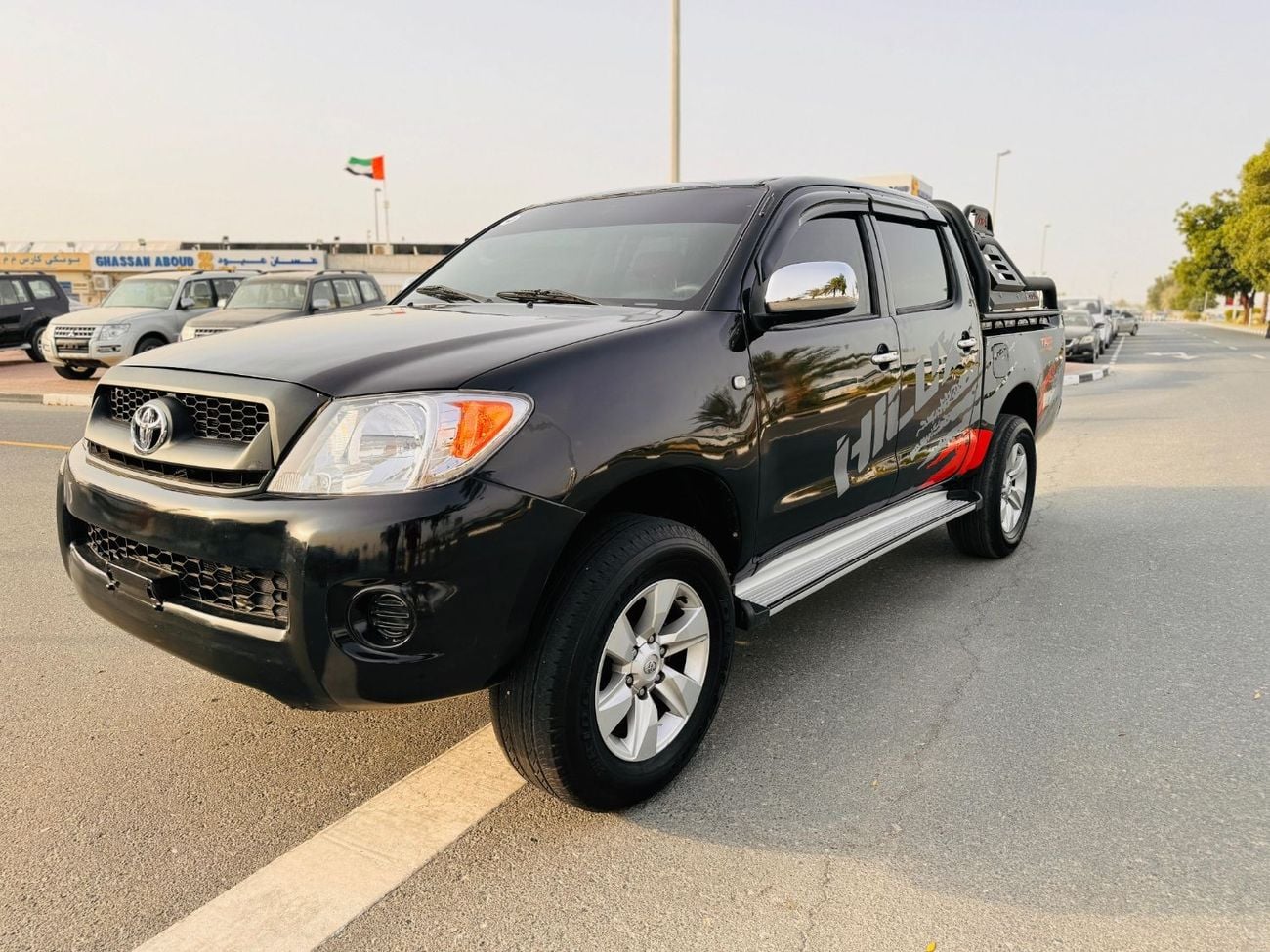 Toyota Hilux DOUBLE CABIN | PREMIUM RED INTERIOR | MANUAL 2.5L DIESEL | MULTIMEDIA SCREEN | LHD | 2007