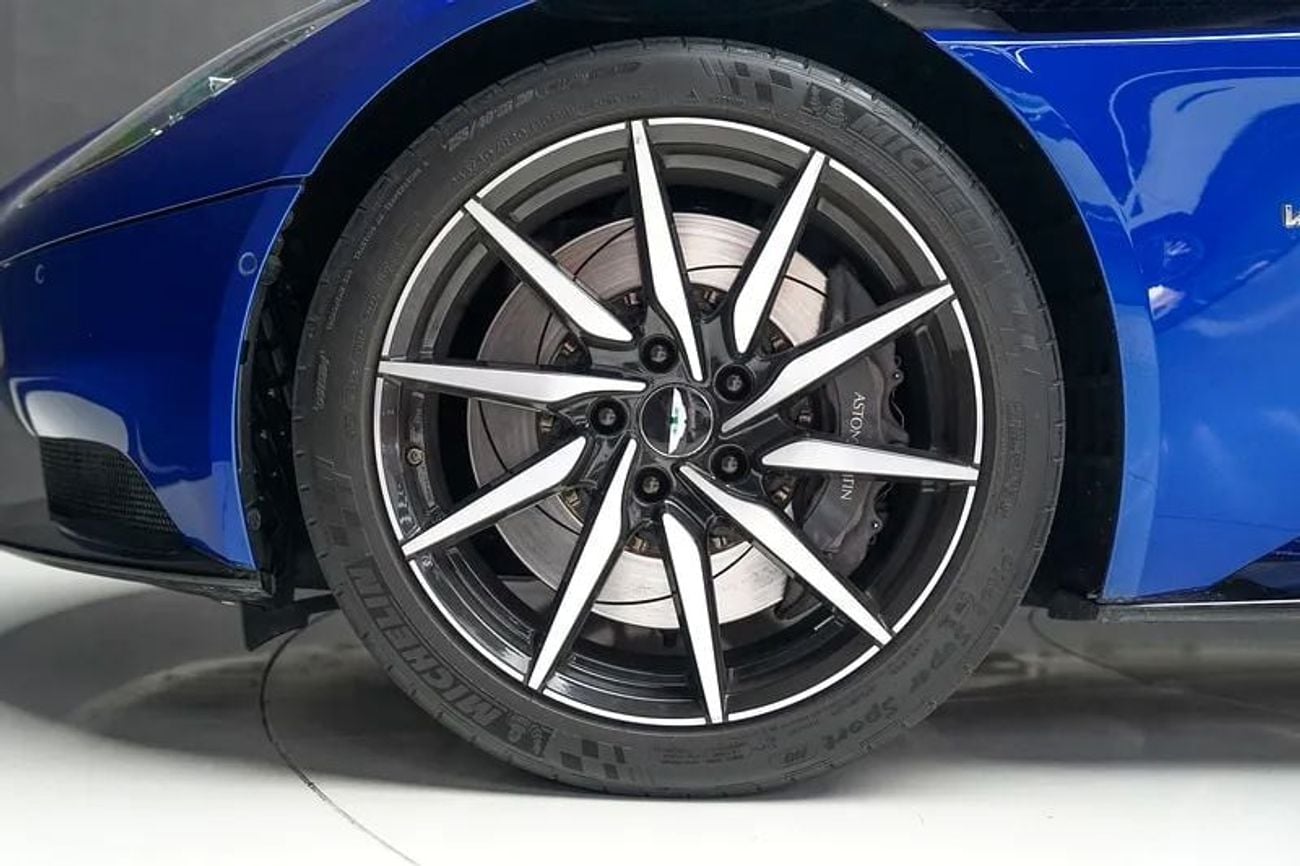 Aston Martin DB11 STANDARD 5.2L