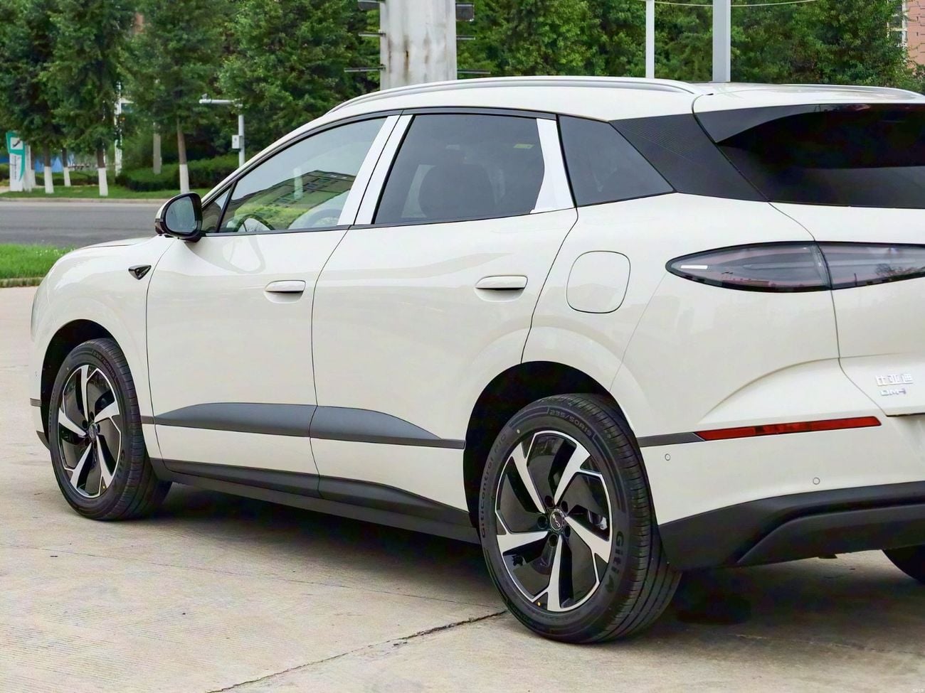 BYD Sealion 06 605KM EV plus white-grey