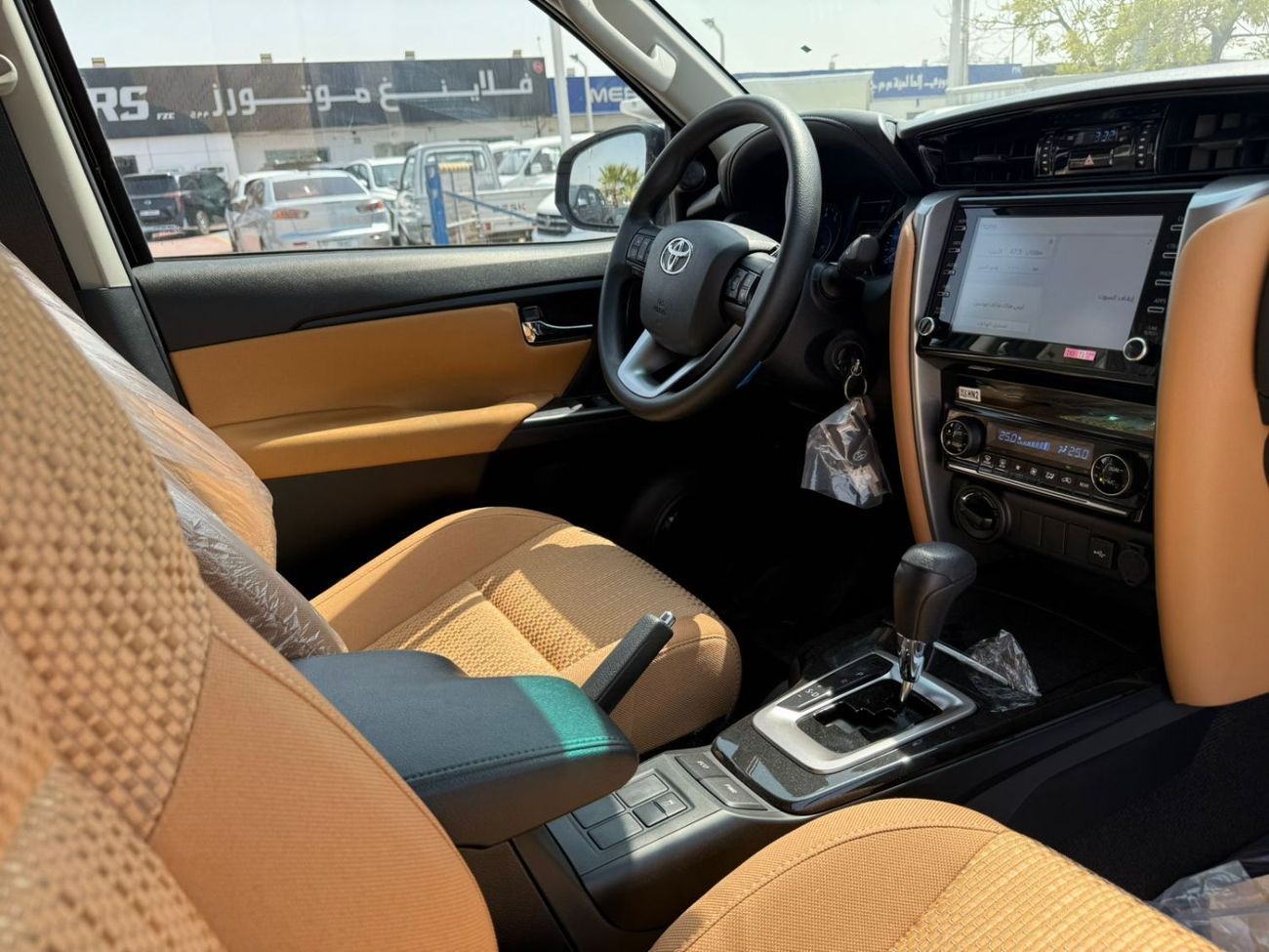 Toyota Fortuner TOYOTA FORTUNER 2.7L Petrol 4X4 Full Option 2025 Model