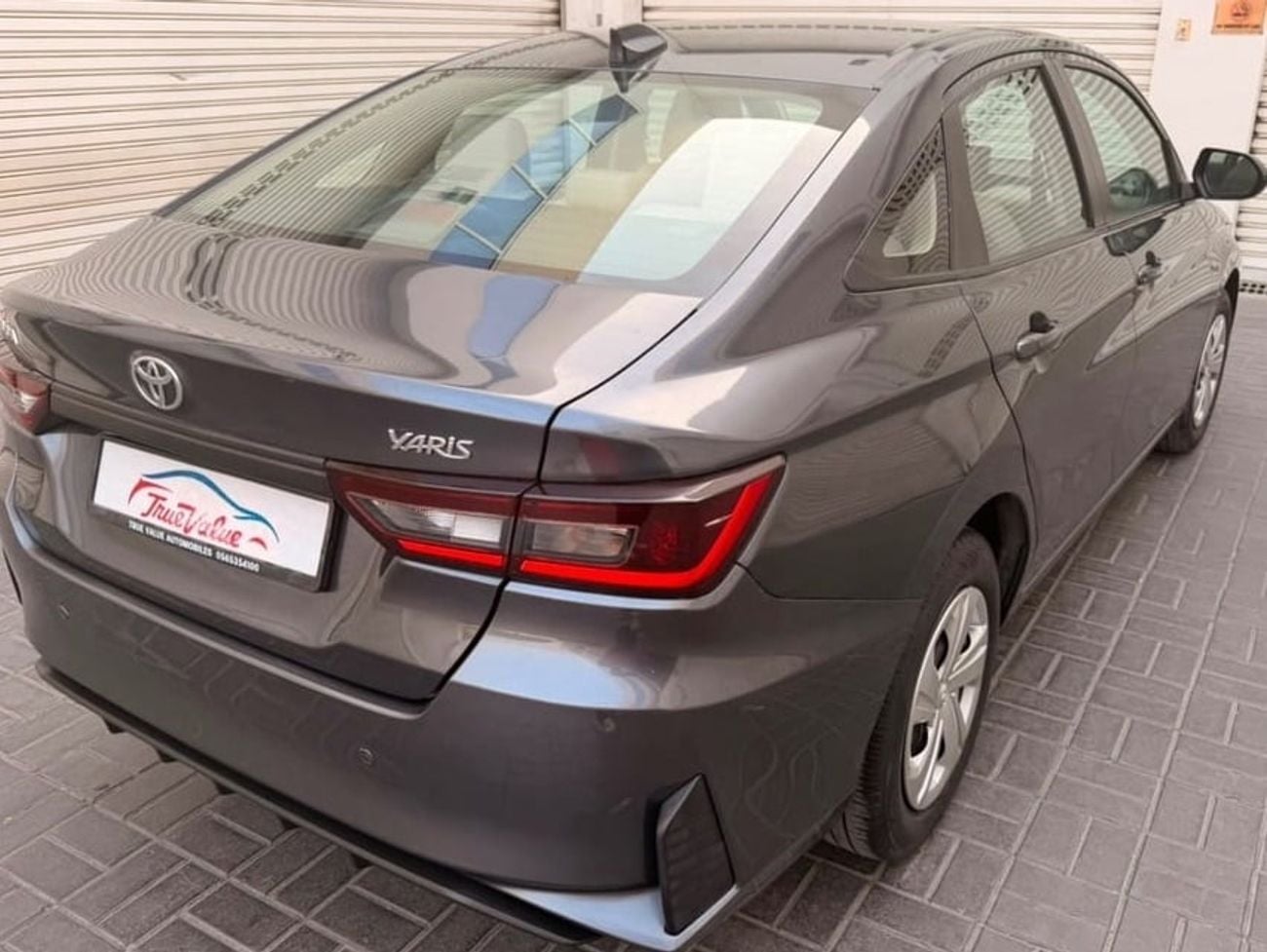Toyota Yaris E