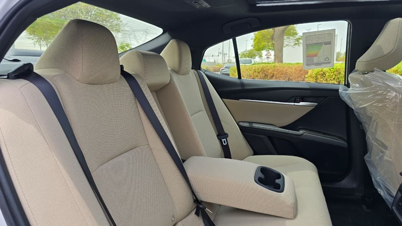 Toyota Camry XLE 2.5L Hybrid