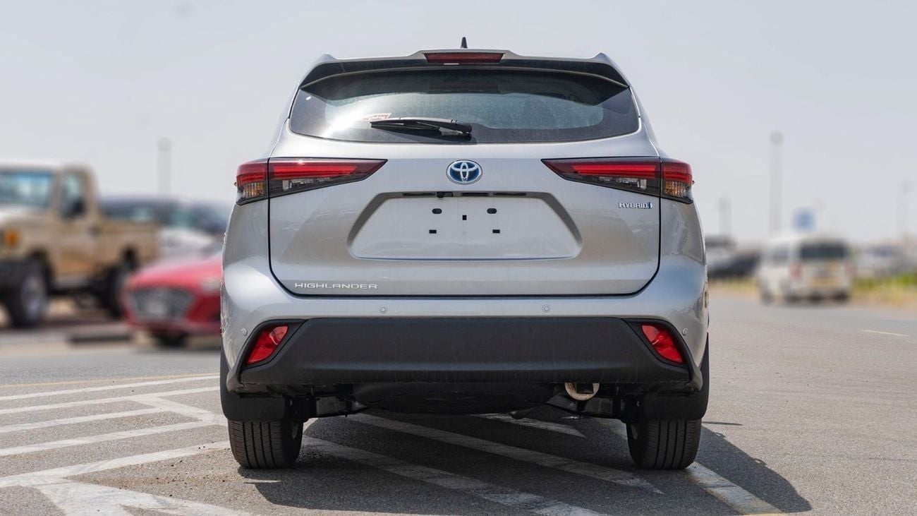 Toyota Highlander 2025 Toyota Highlander LE 2.5 HEV AT - Silver