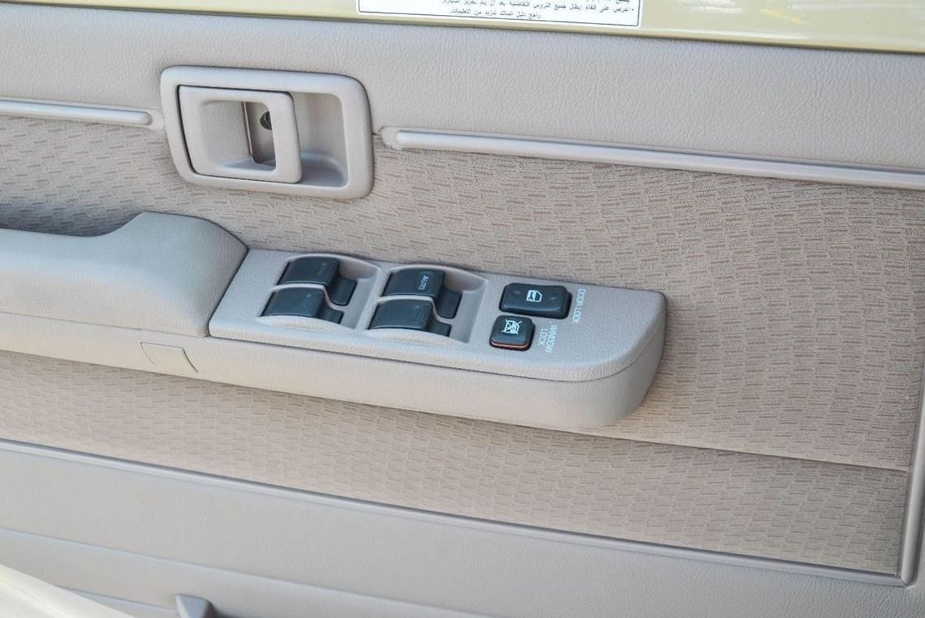 تويوتا لاند كروزر بيك آب TOYOTA LAND CRUISER 79 4.0L AT DC 4WD PICKUP 2025