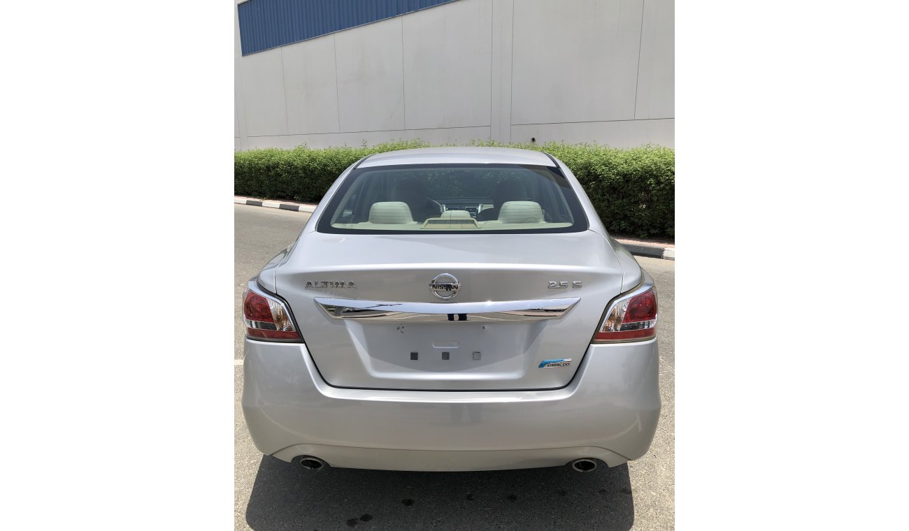 Nissan Altima LOW MILEAGE NISSAN ALTIMA S 2015 ONLY 622X60 UNLIMITED KM WARRANTY...