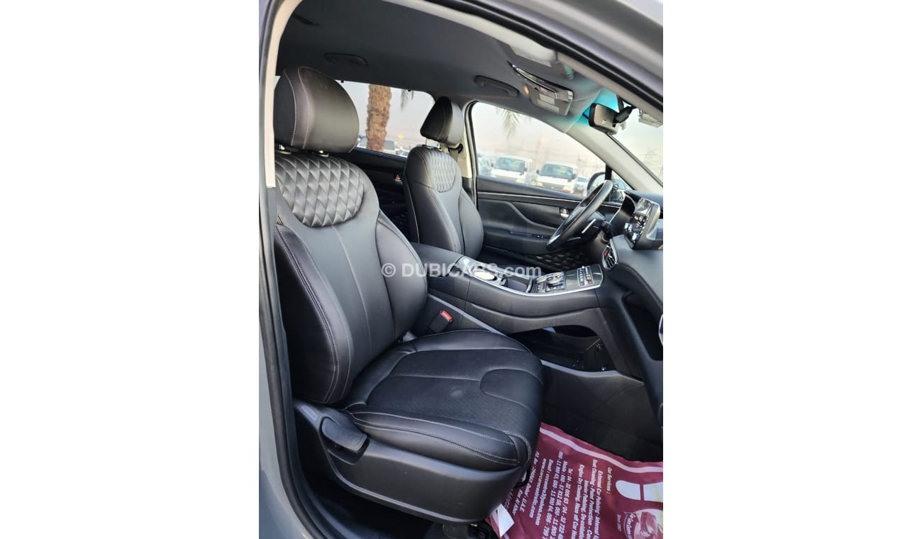 هيونداي سانتا في Base