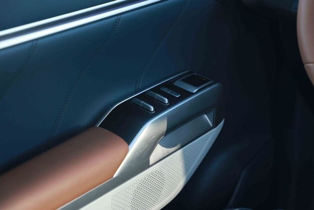 Deepal G318 STANDARD STD 2024 Changan Deepal G318 Air Suspension - Plug-in Hybrid - Silver inside Blue