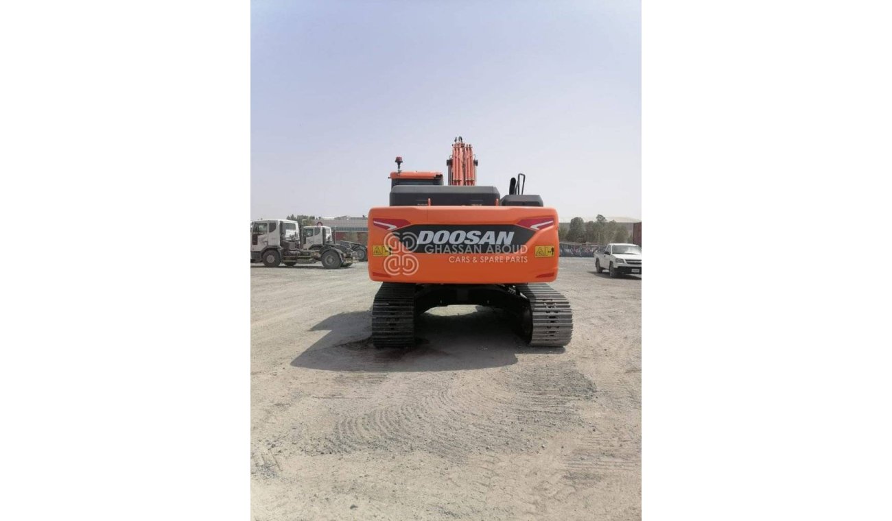 دوسان DX225 LCA DOOSAN DX225 LCA – CHAIN EXCAVATOR OPERATING WEIGHT 22 TON APPROX. WITH BUCKET 1.08 Cu.M BUCKET ( HE