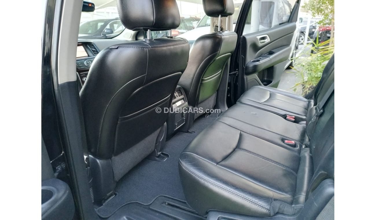 نيسان باثفايندر وارد كندابدون حوادث CLEAN TITLE  بانوراما جلد كاميرامامية وخلفية بحالة ممتازة لاتحتاج لأى مصاريف