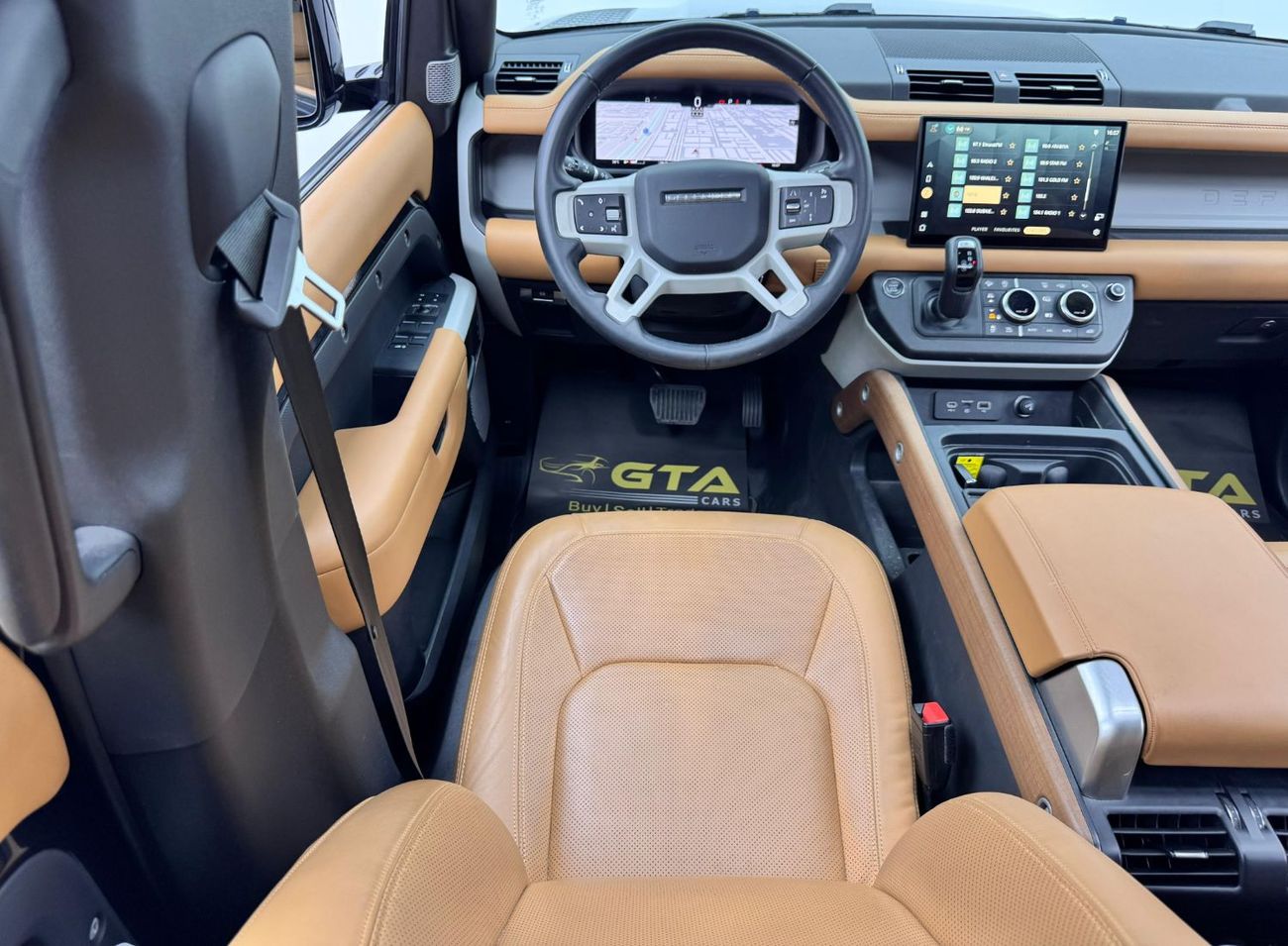 Land Rover Defender 2023 Land Rover Defender 130 P400 HSE, 2028 Land Rover Warranty and Service Contract,  GCC