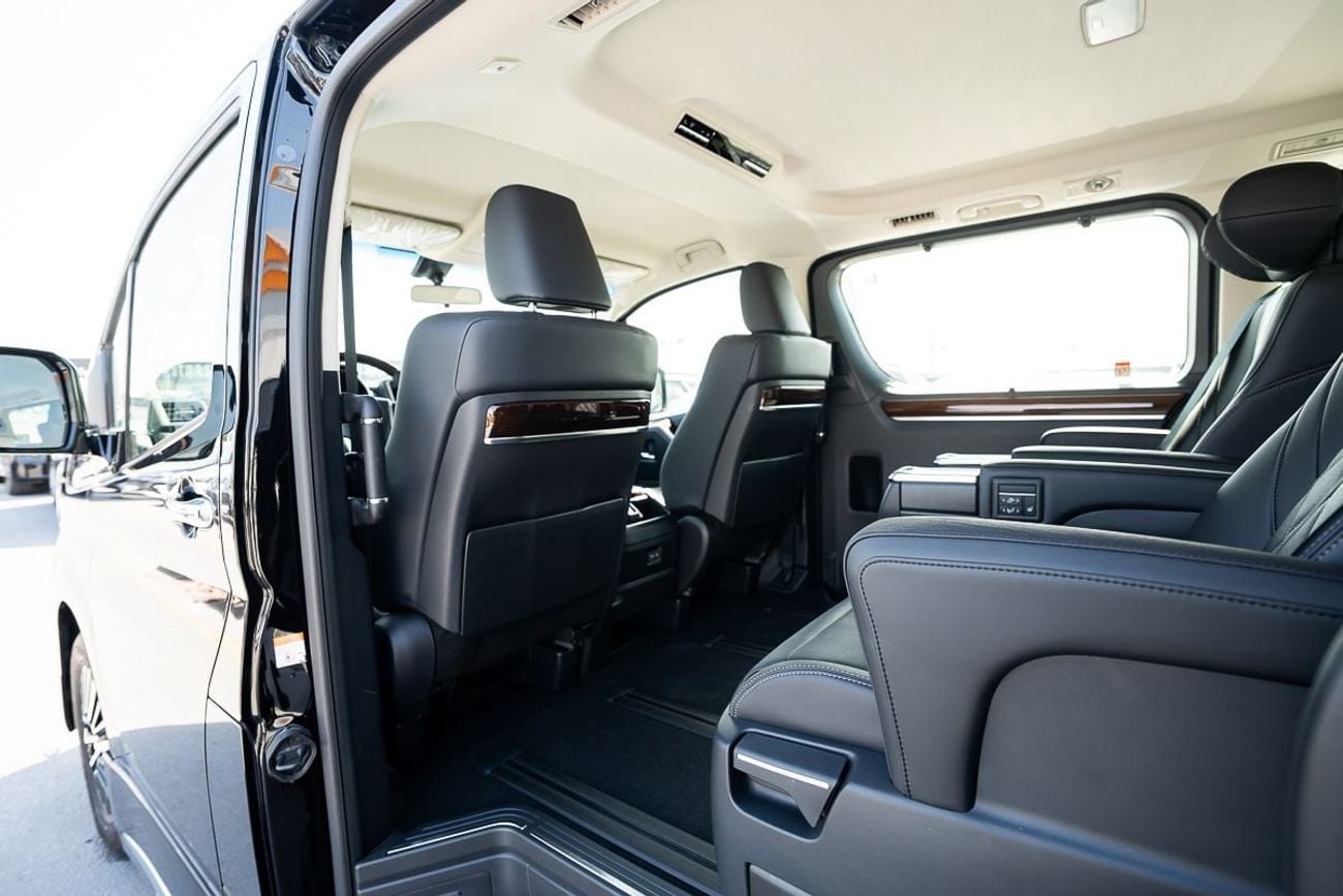 تويوتا جرافينا Premium 6 seater Diesel 2.8L Automatic Transmission 2025