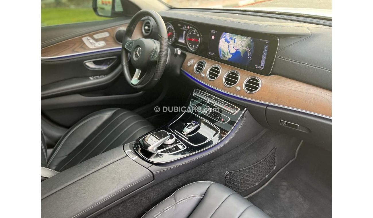 Mercedes-Benz E200 MERCEDES BENZ E220d 2018 FULL OPTIONS IN LOW MILEAGE WITH DEALER WARRANTY
