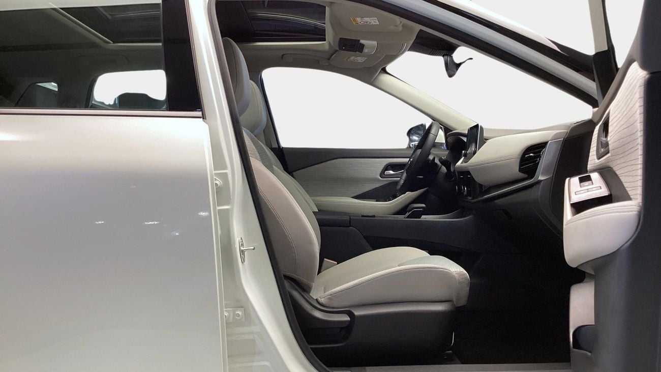 نيسان إكس تريل 2.5 SV 4WD 7STR AUTO | شامل الضمان | 0 ﺪﻔﻋﺓ ﺃﻮﻟﻯ
