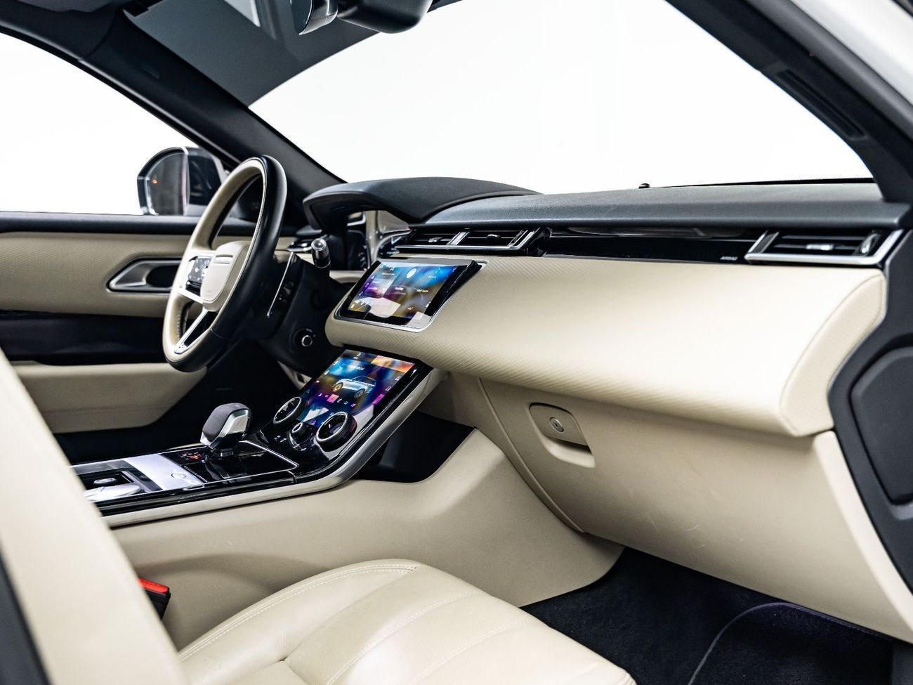 لاند روفر رينج روفر فيلار P250 R-Dynamic SE 2.0L