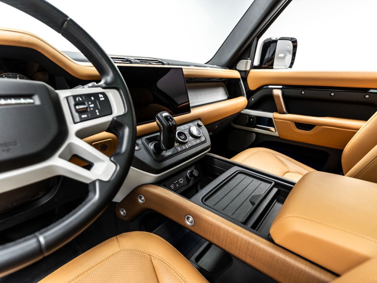 Land Rover Defender 2023 Land Rover Defender 130 P400 HSE, 2028 Warranty + Service History, Low KMs, GCC