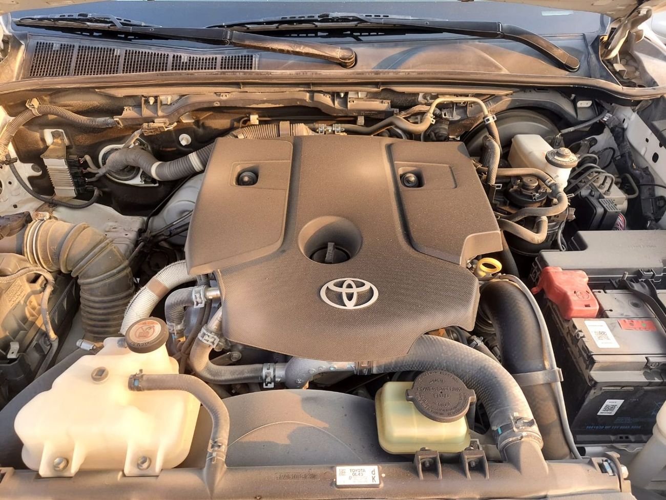 Toyota Hilux DC 2.4L 4WD DIESEL MANUAL TRANSMISSION