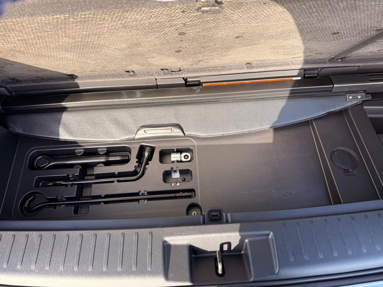 تويوتا هايلاندر Hybrid Platinum 2.5L // panoramic, 360 Camera // head up display full option 2024