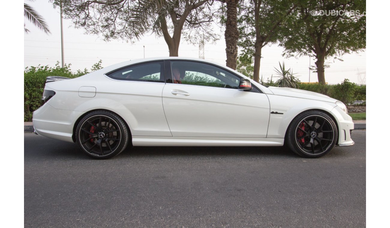 Mercedes-Benz C 63 Coupe Mercedes C63 AMG - V8 -2013 - White - ZERO DOWN PAYMENT - 2155 AED/MONTHLY - 1 YEAR WARRANTY