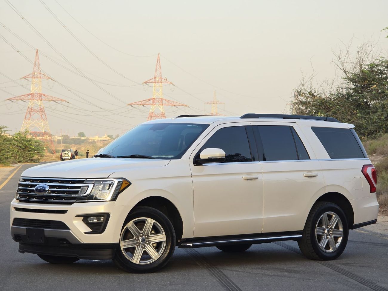 Ford Expedition XLT 3.5L (380 HP) 4WD FORD EXPEDITION XLT 2019 GCC FULL OPITION // PERFECT CONDITION