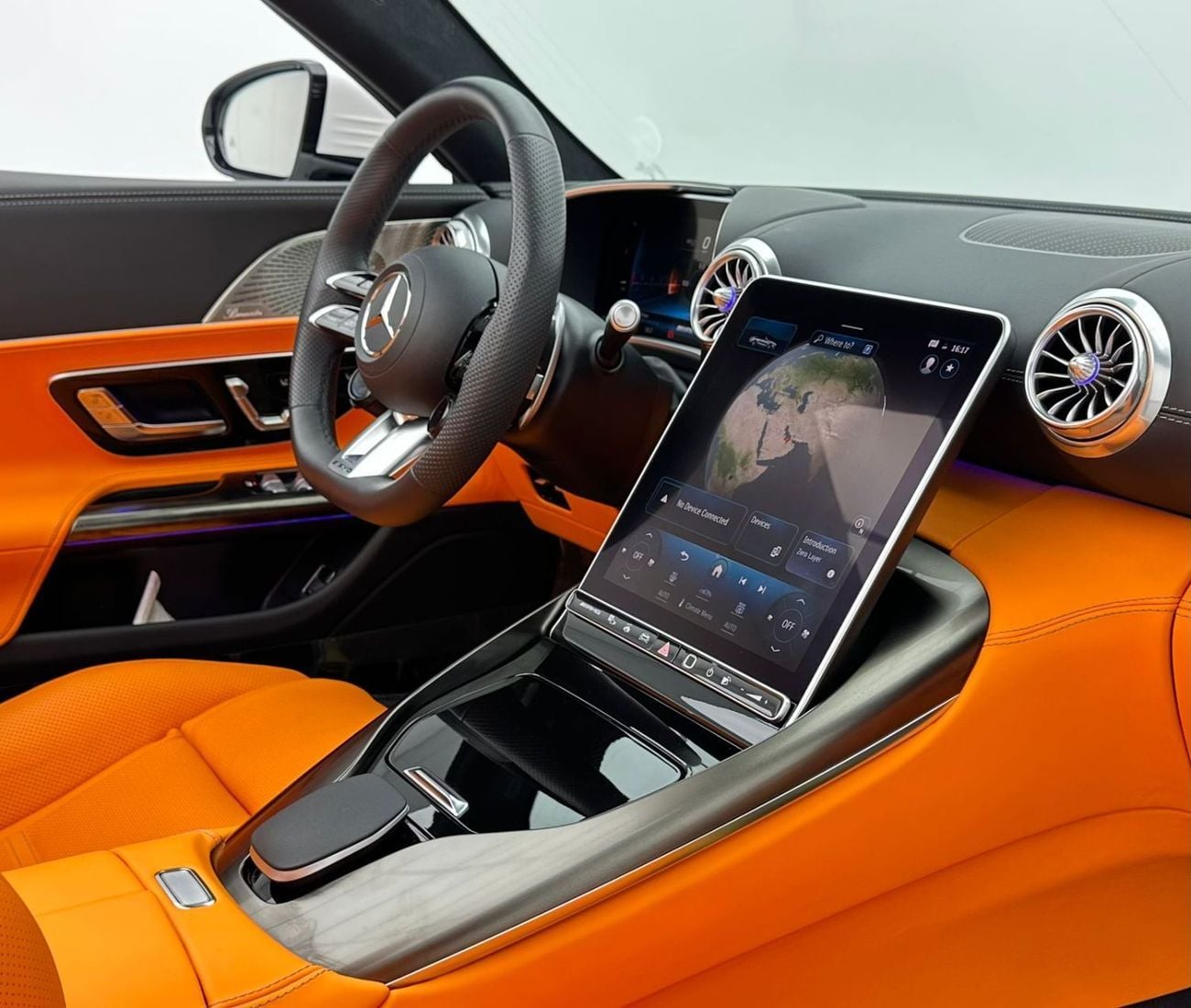 مرسيدس بنز SL 63 AMG 2024 Mercedes-Benz SL63 AMG V8 4MATIC, 2 years Warranty, Excellent Condition