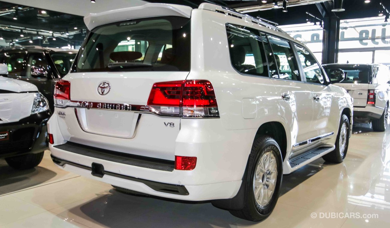 Toyota Land Cruiser GXR White Edition 4.6L V8