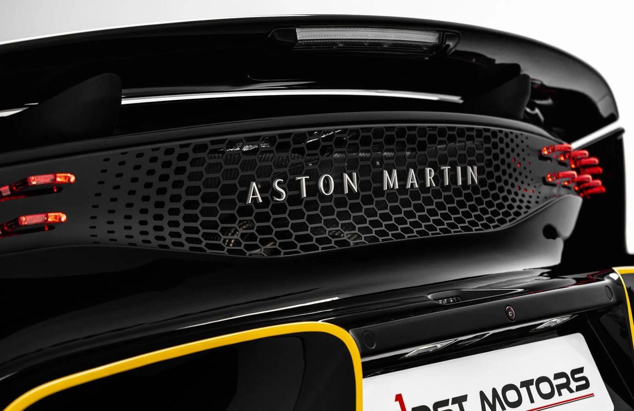 Aston Martin Valhalla 4.0L V8 Twin-Turbo Engine + eMotors