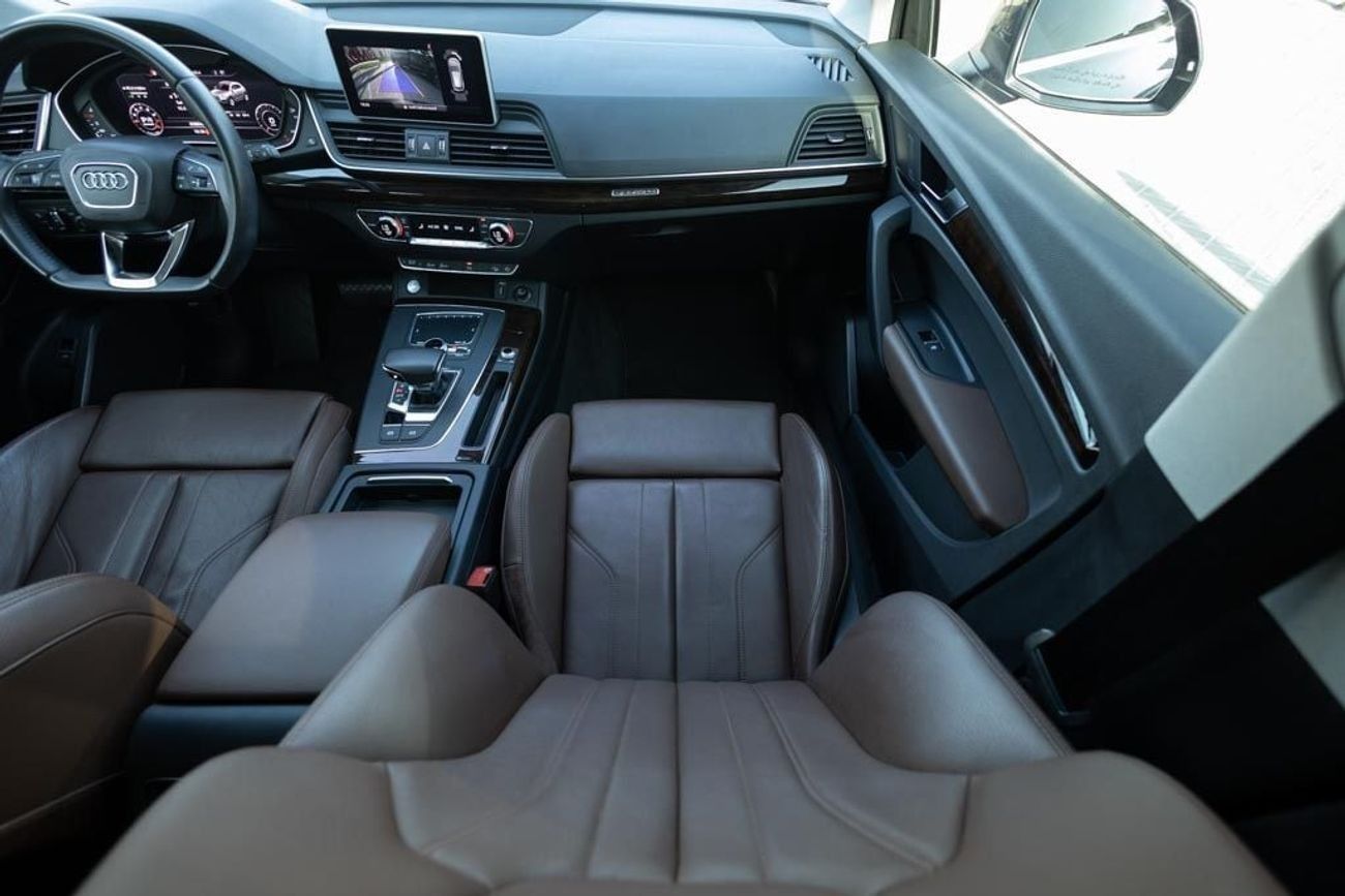 أودي Q5 45 TFSI quattro S Line 2.0L (245 HP) SUV Audi Q5 45TFSI Quattro S-line 2019 GCC under Warranty with