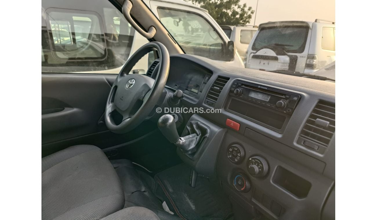 Toyota Hiace CARGO VAN / V4 / 2.7L / M/T / PATROL / NON ACCIDENT (LOT #  14643)