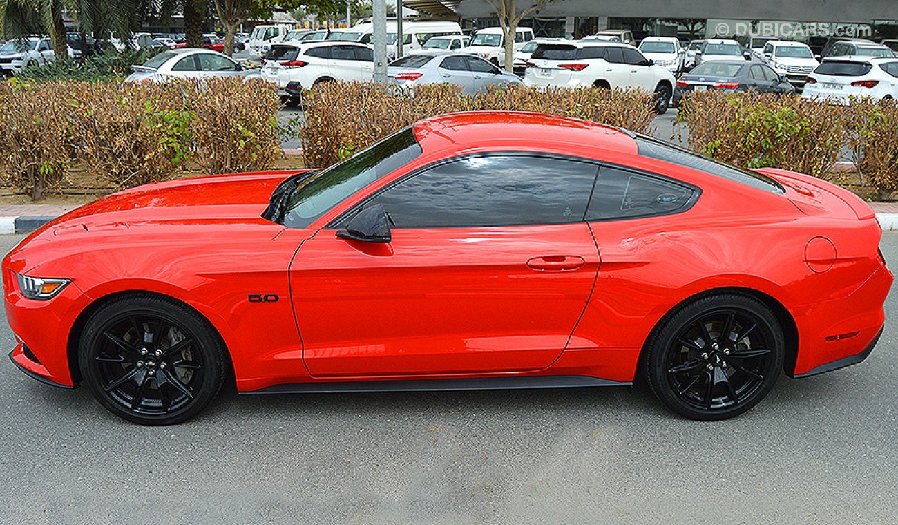 Ford Mustang GT Premium, 5.0 V8 GCC with Warranty until 2021 and 100,000km Service at Al Tayer