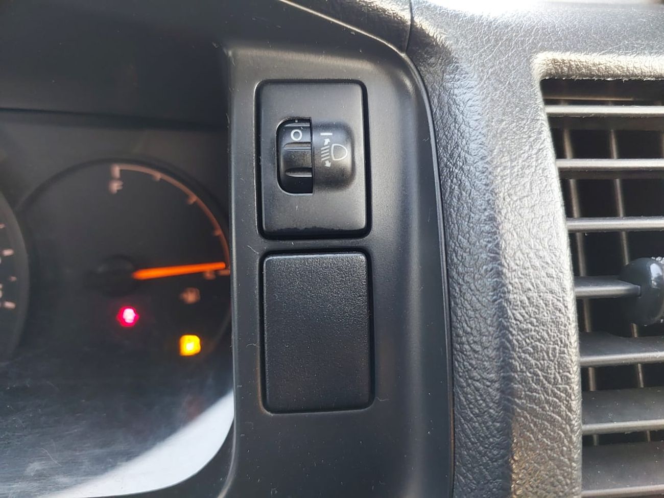 Toyota Hiace TOYOTA HIACE VAN RHD 2015 MODEL 3.0 L DIESEL AUTOMATIC(PM16901)