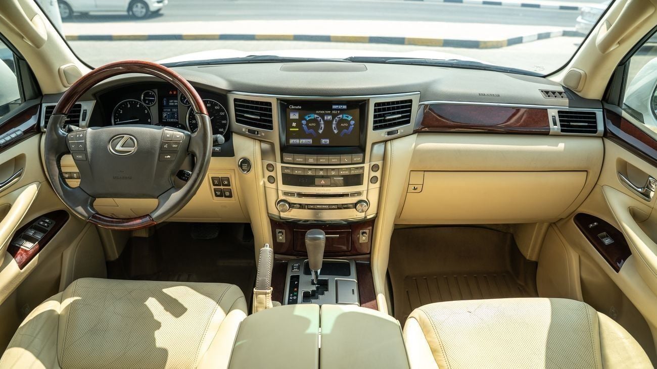 Lexus LX570