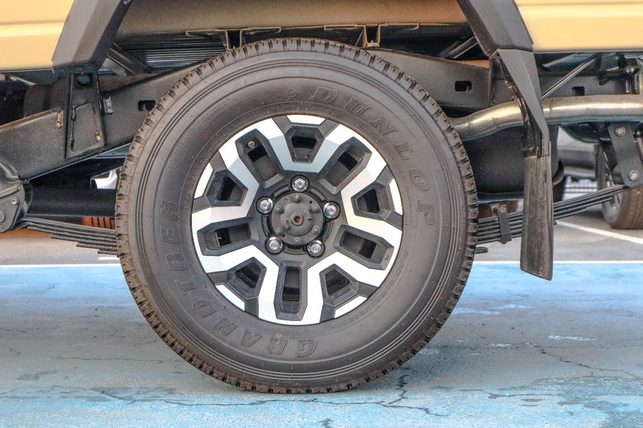 تويوتا لاند كروزر بيك آب Std 4.0L Single Cab Utility AWD