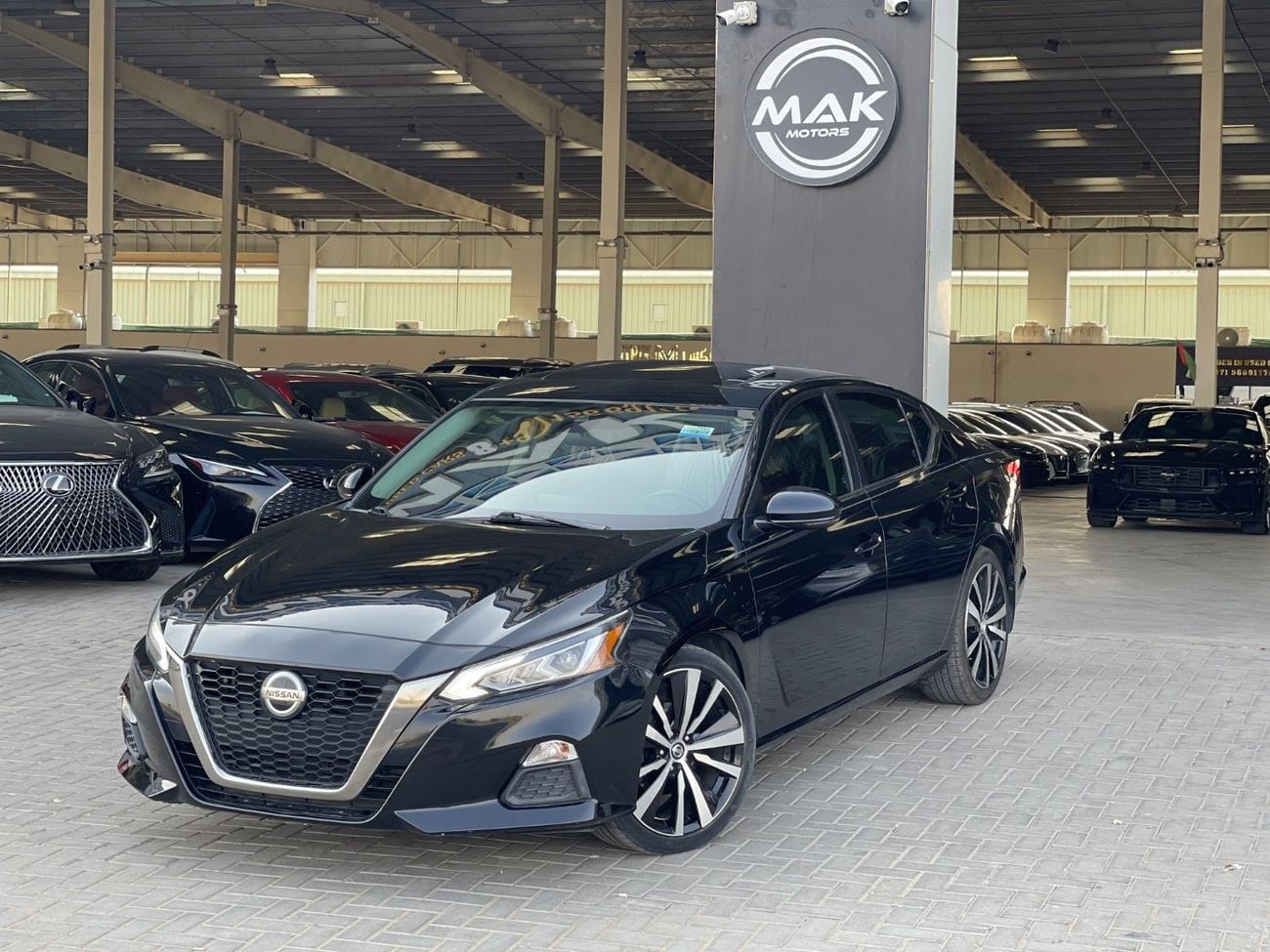 Nissan Altima 2.5L SR SR /2.5L V4 / SUNROOF/ LOW MILEAGE / RADAR / LINE KEEP ASSIST / BIG SCREEN