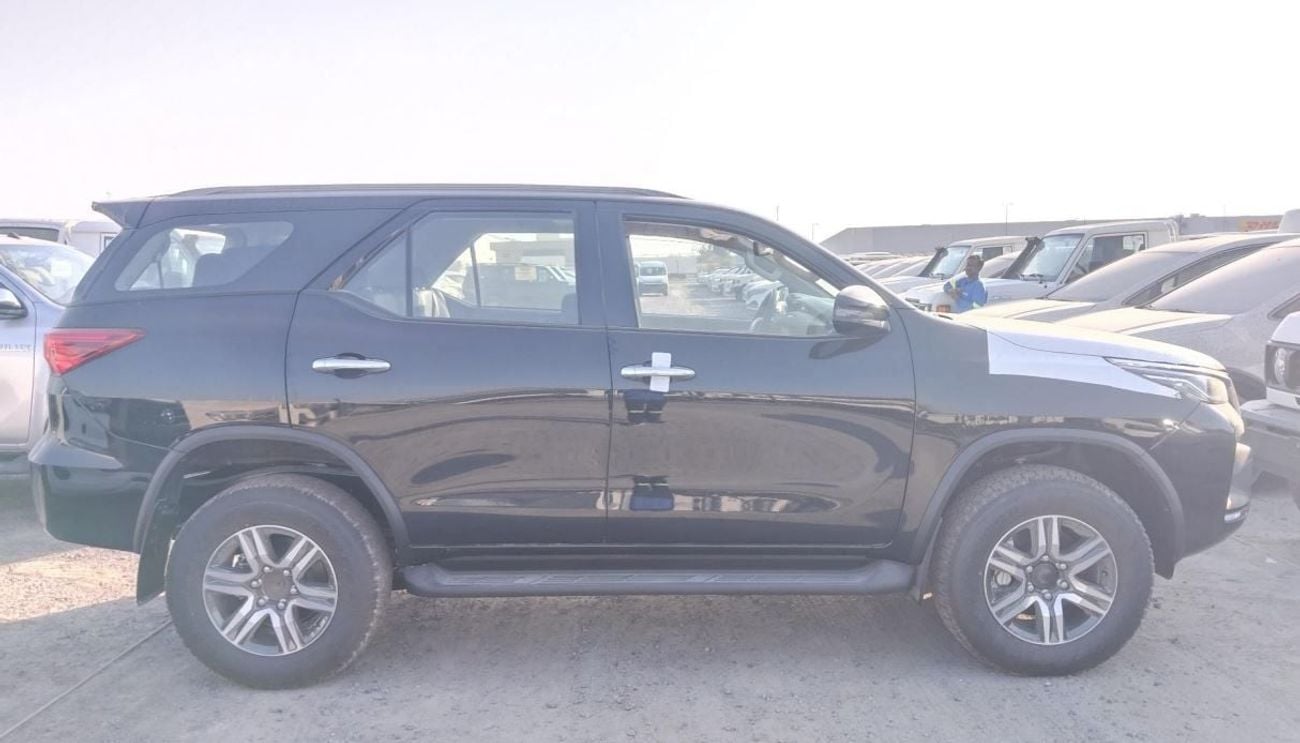 تويوتا فورتونر 2.4L DIESEL A/T 7 SEATER HIGH SPEC(EXPORT TO AFRICA ONLY)